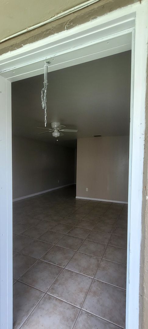 Building Photo - Allancar 164