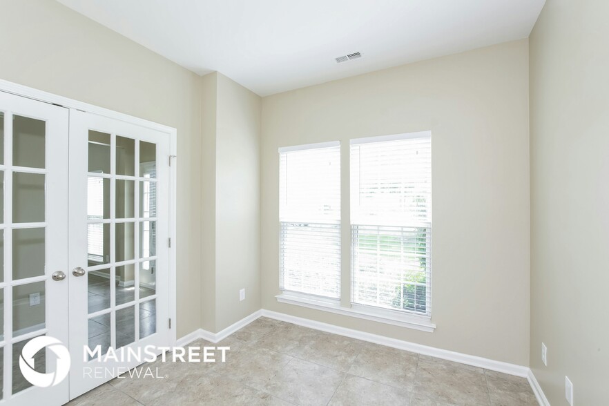Building Photo - 3428 Stoney Garden Dr