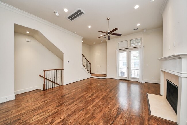 Building Photo - 2061 Fannin Station N