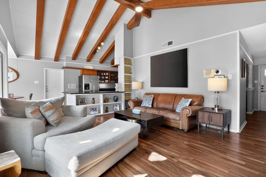 Building Photo - 10814 Cedar Elm Dr