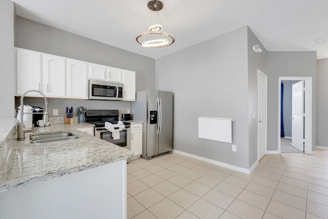 Building Photo - 2530 Maneshaw Ln