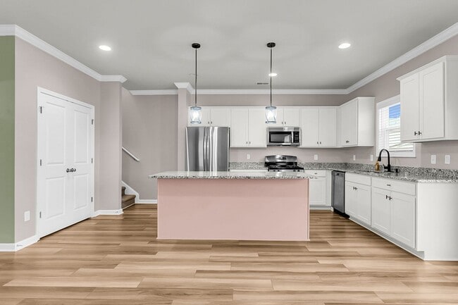 Building Photo - Quiet Comfort Near Cane Bay