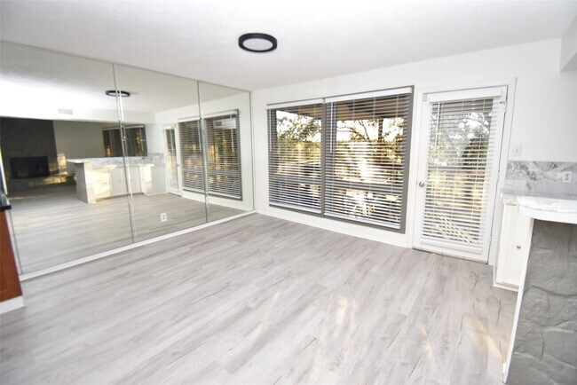 Building Photo - 82 Harbor Ln