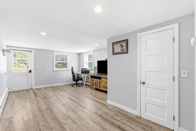 Building Photo - 17 Cottage Pl