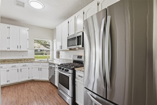 Building Photo - 3327 Shady Glen Ln