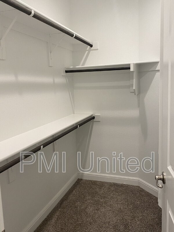 Building Photo - 249 Irish Moss Dr