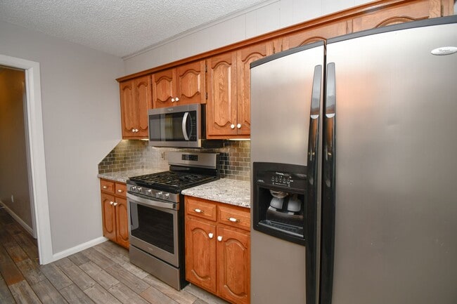 Building Photo - Charming 3-bedroom, 2-bath home in the highly sought-after Bixby School District