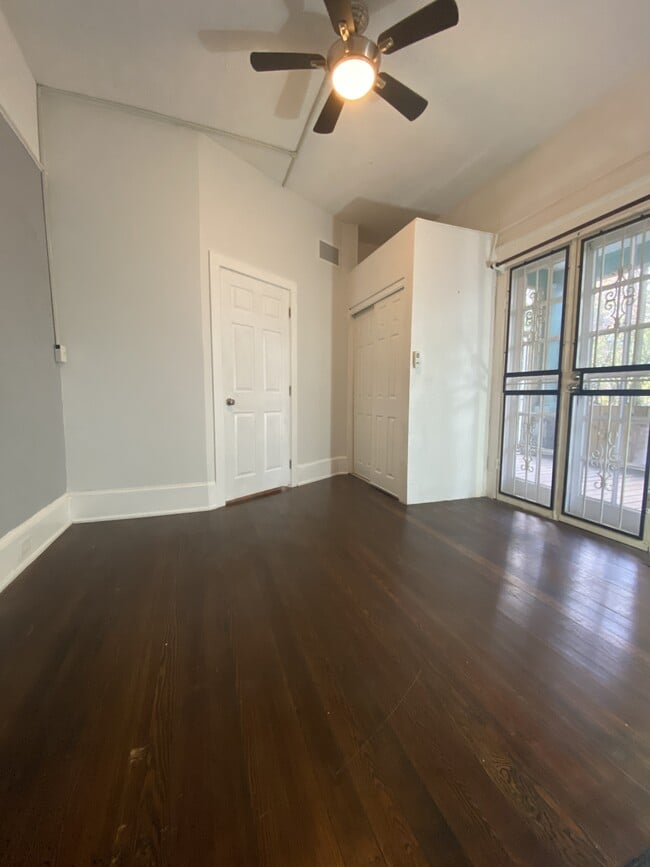 Building Photo - 841 Vedado Way NE