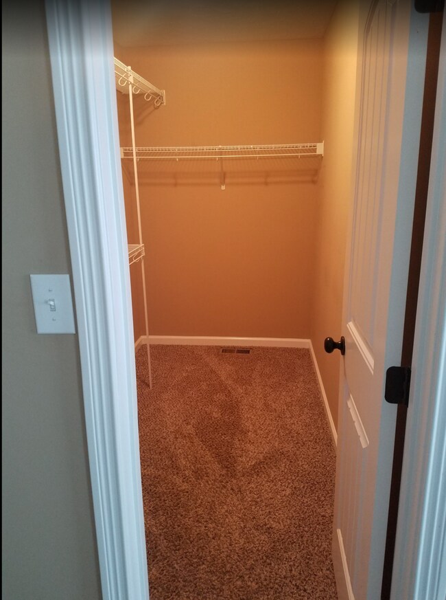Building Photo - 501 Falkland Cir