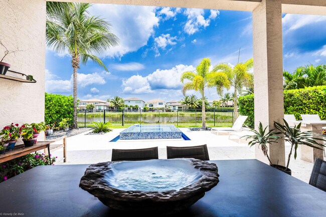 Building Photo - 9368 Eden Roc Ct