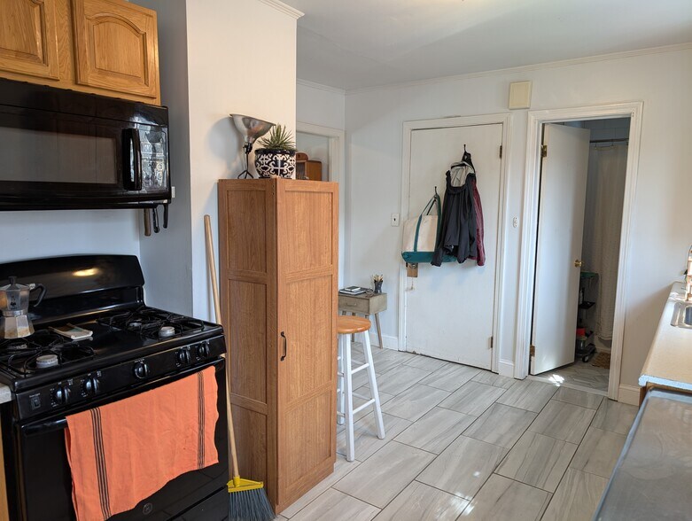 Kitchen - 36R Otis St