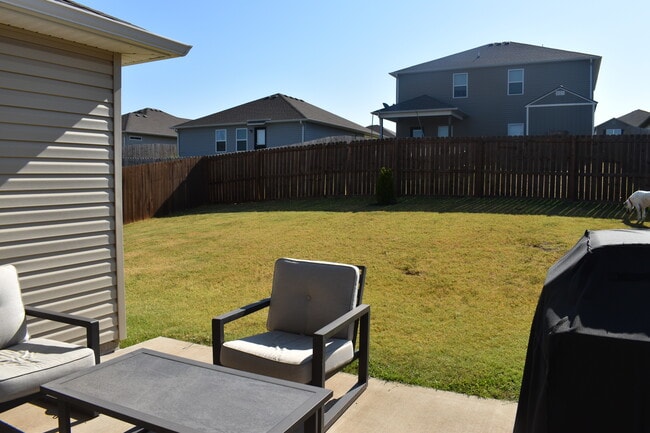 Building Photo - 515 Ashwood St