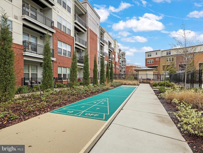 Building Photo - 10755 Fairgrounds Dr