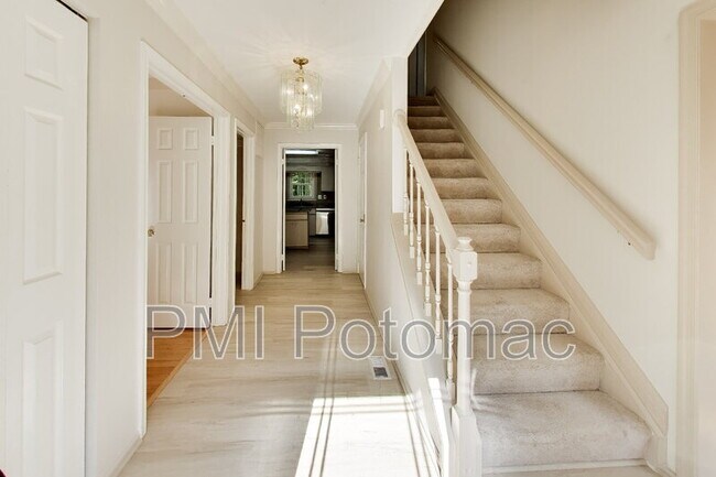 Building Photo - 14672 Brougham Way