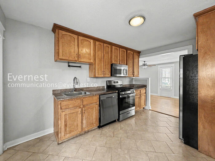 Building Photo - 4301 S Lincoln St