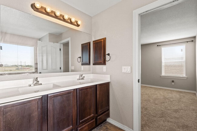 Building Photo - 12664 Azulejos St