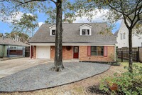 Building Photo - 1051 Gardenia Dr