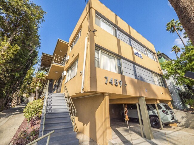 Interior Photo - 7459 Hollywood Blvd