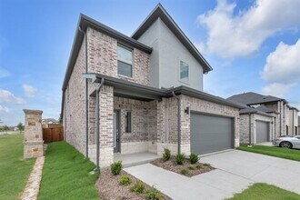 Building Photo - 606 Green Grass Dr