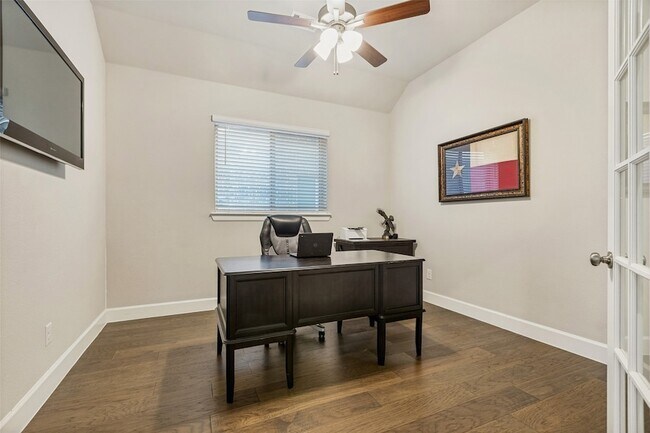 Building Photo - 2424 Preakness Pl
