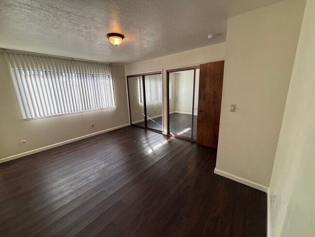 Building Photo - 5332-5332 Angelina Ave