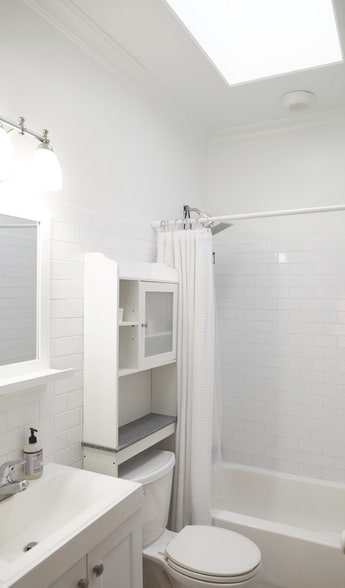 Building Photo - 201 19th St