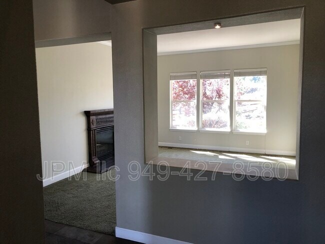 Building Photo - 3000 Granite Pointe Dr