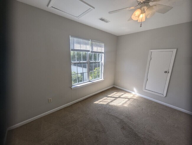 Building Photo - Charming 4 BD Mt. Pleasant Home in Desirab...
