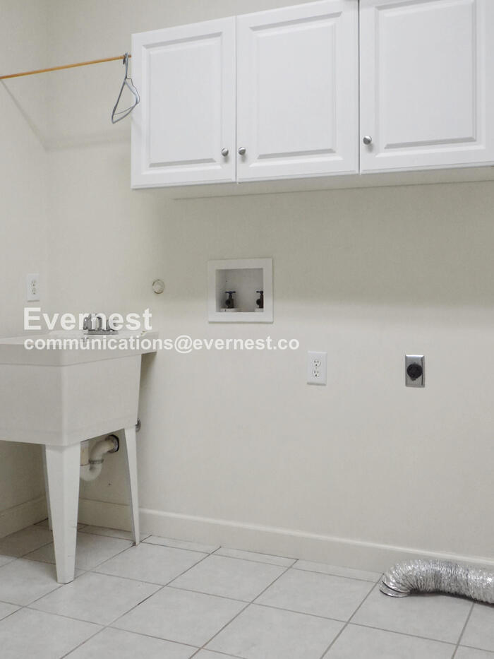 Building Photo - 108 Glasgow