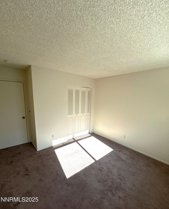 Building Photo - 5020 Catalina Dr