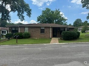 Building Photo - 369 Deer Lake Dr