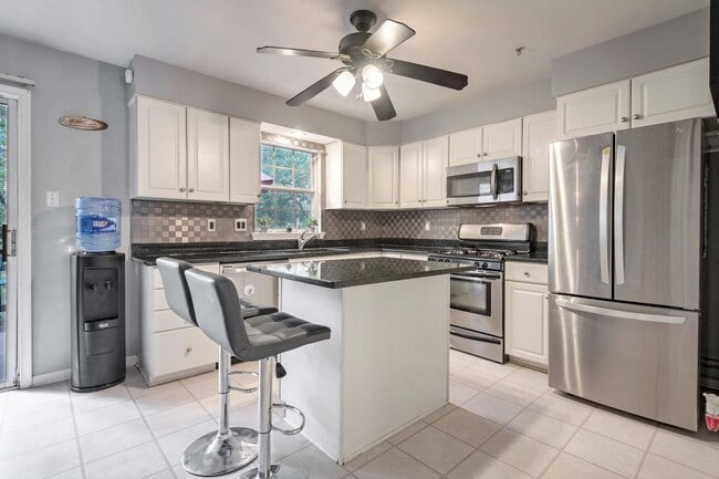 Building Photo - 18806 Harmony Woods Ln