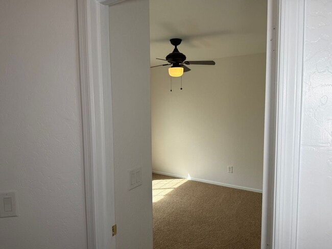 Building Photo - 5992 E Vega Ct