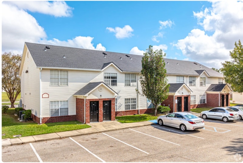 Primary Photo - 2121 Lobdell Blvd