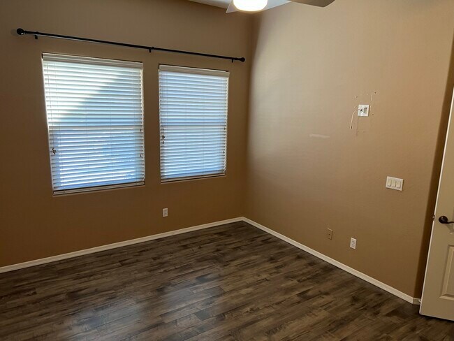 Building Photo - 25 S Quinn Cir