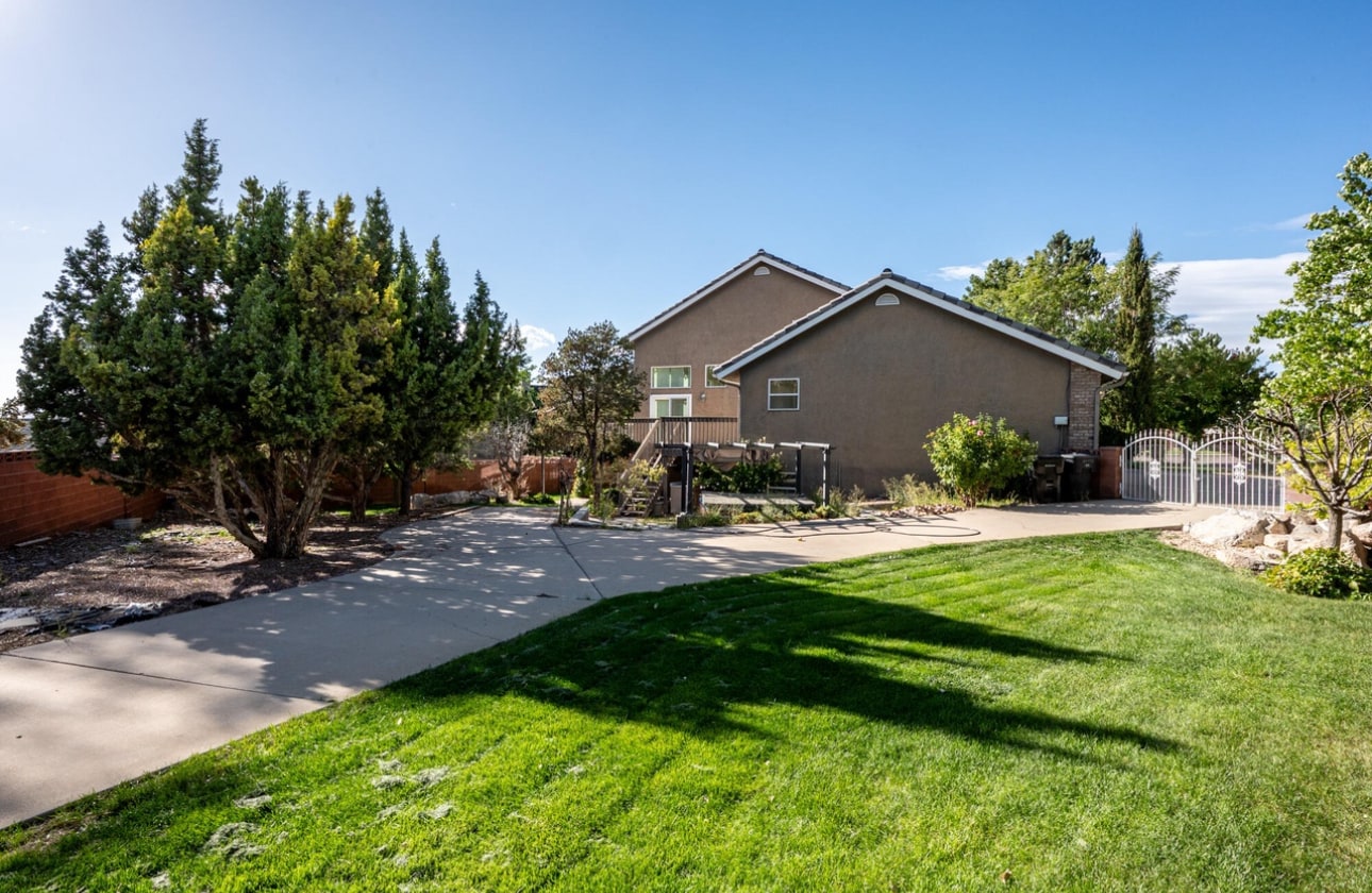 Building Photo - 298 S Staci Ct