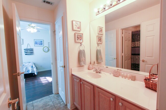 Building Photo - Stately 4-Bedroom, 3-Bath Home with Modern...