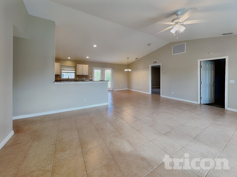 Building Photo - 12572 Buffing Rd