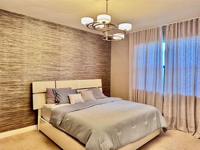 Building Photo - 7924 NW 105th Ave