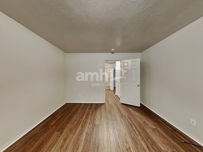 Building Photo - 4418 N Alester Ave