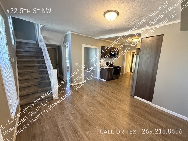 Building Photo - 422 5th St NW