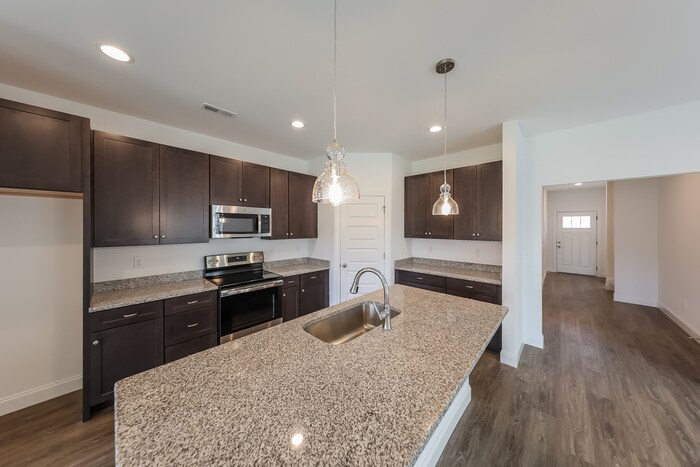 Building Photo - 1025 Highgrove Hts NW