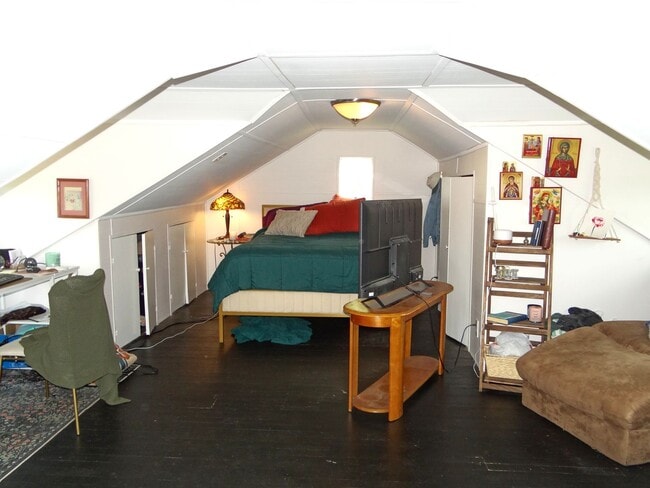Building Photo - 1 bed / 1 bath rental in Seminole Heights
