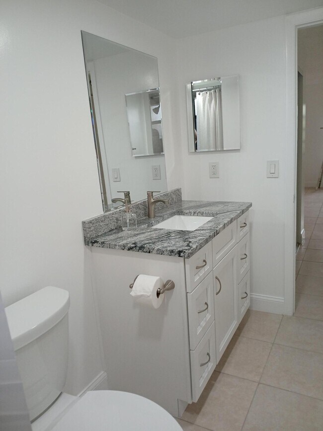 Building Photo - 4760 Lucerne Lakes Blvd W