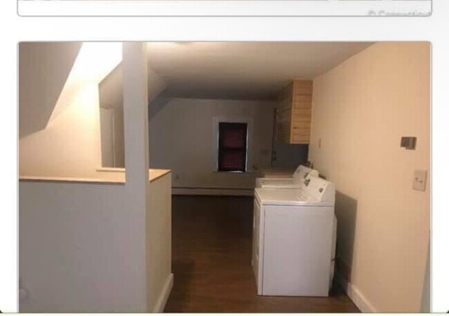 Building Photo - 285 Main St