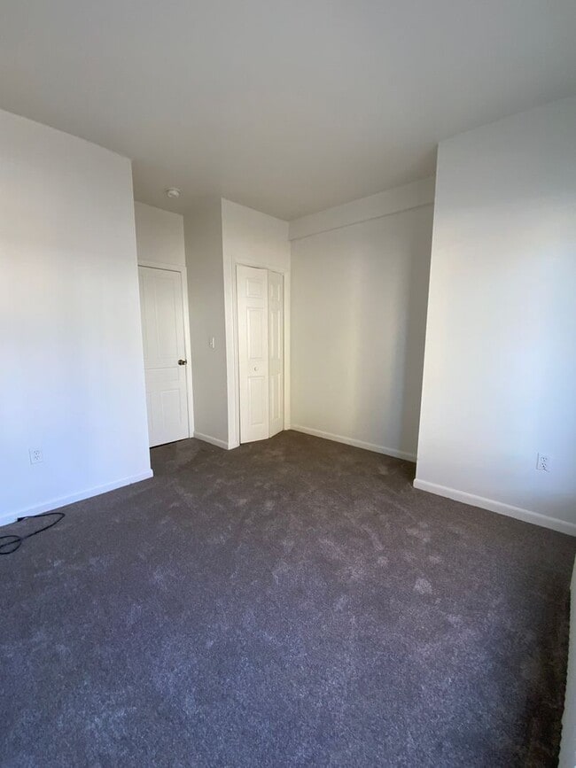 Building Photo - 135 Church Ave