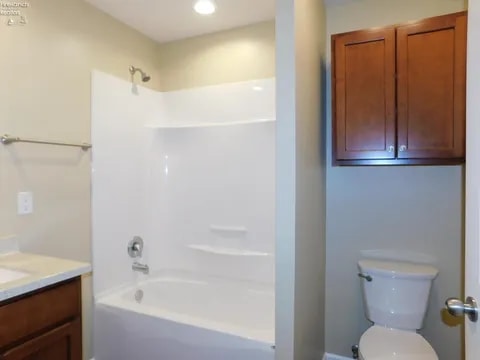 Building Photo - 12 Pine St