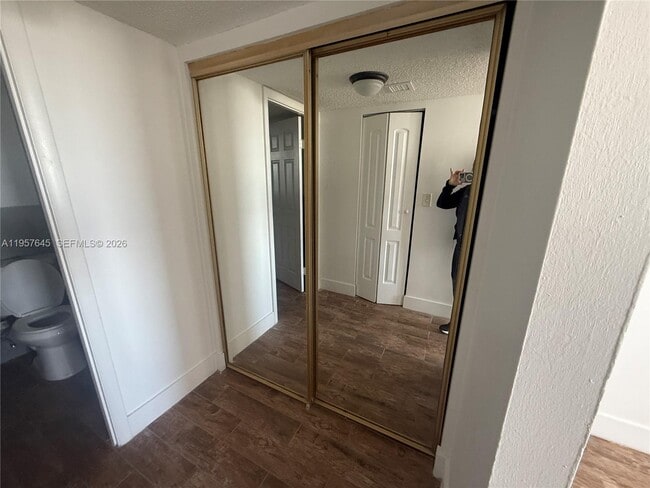 Building Photo - 2025 NE 164th St