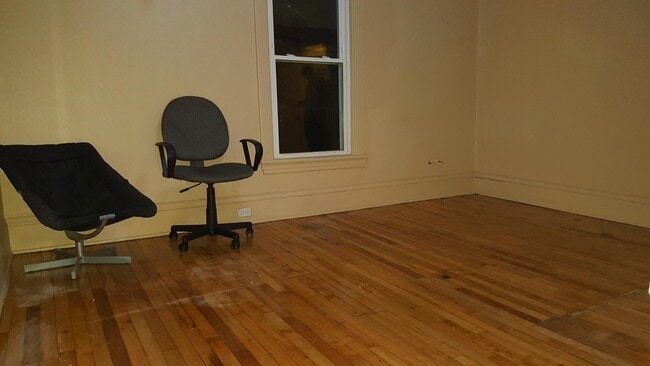 Building Photo - 1008 26th Ave SE