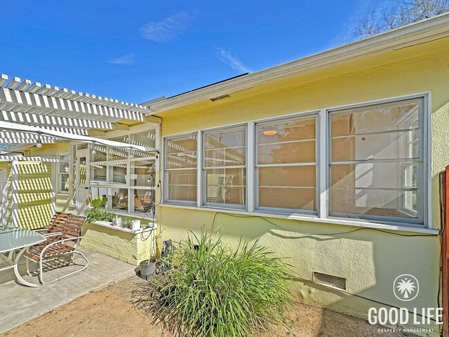 Building Photo - Charming 3-Bedroom Anaheim Home Featuring Private Backyard & Assigned Parking